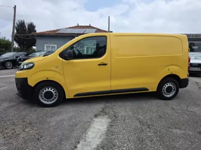 Citroën Jumpy 2019 - 15900 EUR, 122000 km - AUTO.MOTO.pt - 122000km - foto 16 de 60