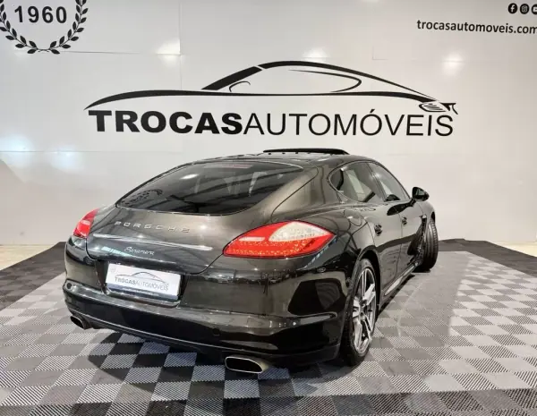 Porsche Panamera 2011 - 36900 EUR, 197360 km - AUTO.MOTO.pt - 197360km - foto 27 de 60