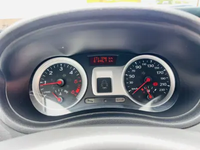 Renault Clio 2008 - 6950 EUR, 171590 km - AUTO.MOTO.pt - 171590km - foto 11 de 12