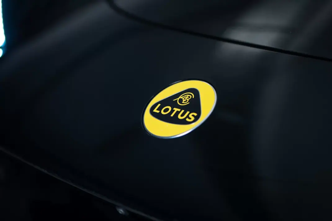 Lotus Eletre 2023 - 110000 EUR, 34626 km - AUTO.MOTO.pt - 34626km - foto 27 de 32