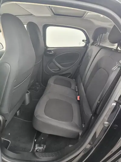 Smart ForFour 2019 - 11000 EUR, 70757 km - 70757km - foto 23 de 29
