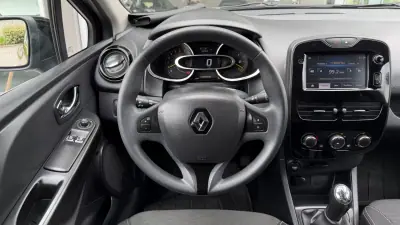 Renault Clio 2014 - 7900 EUR, 161121 km - AUTO.MOTO.pt - 161121km - foto 17 de 23