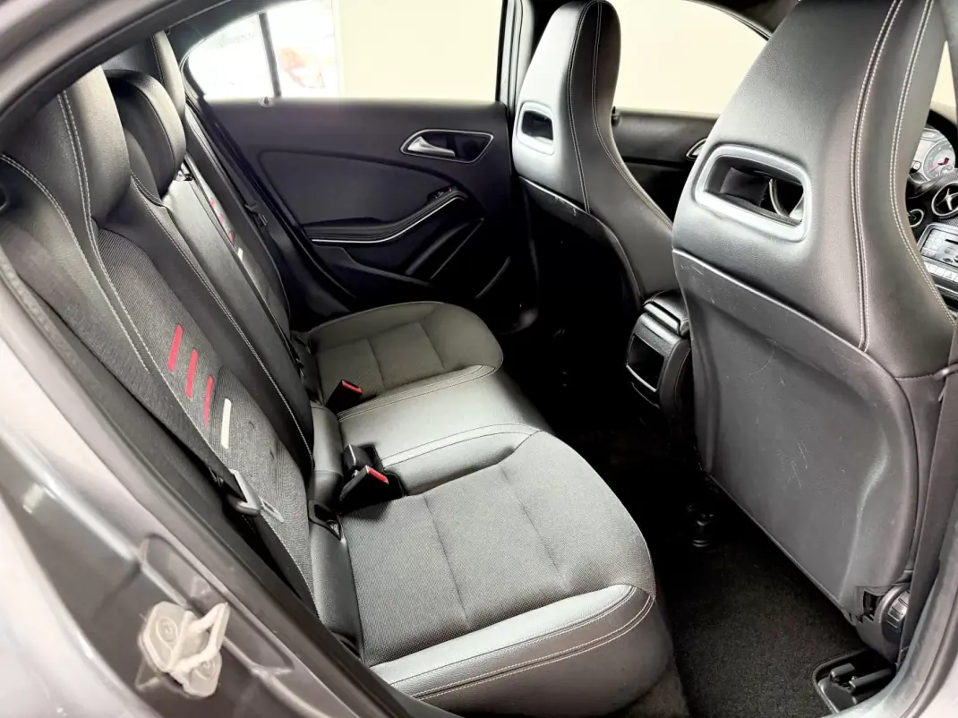 Mercedes-Benz A 180 2015 - 15999 EUR, 219500 km - AUTO.MOTO.pt - 219500km - foto 60 de 110