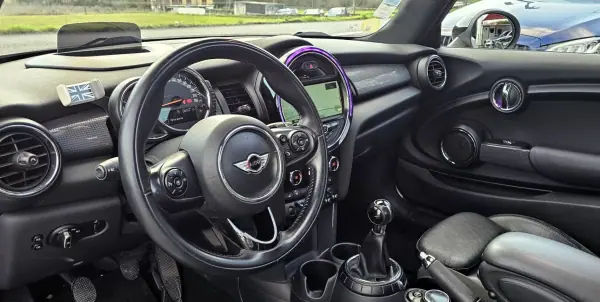 MINI Cooper 2015 - 16500 EUR, 150000 km - AUTO.MOTO.pt - 150000km - foto 6 de 25