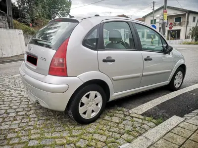 Citroën C3 2004 - 3250 EUR, 145000 km - AUTO.MOTO.pt - 145000km - foto 4 de 16