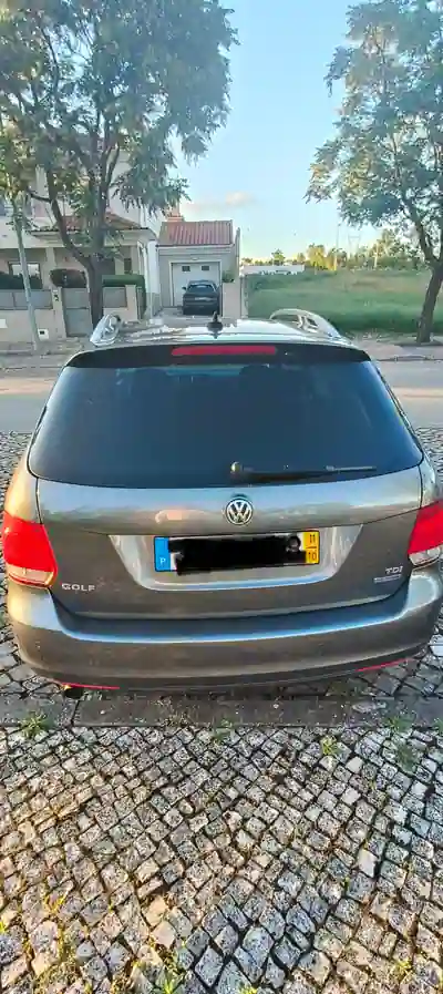 Volkswagen Golf Variant 2011 - 7100 EUR, 237000 km - AUTO.MOTO.pt - 237000km - foto 5 de 15