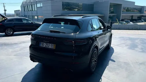 Porsche Cayenne 2020 - 54900 EUR, 160000 km - AUTO.MOTO.pt - 160000km - foto 5 de 14