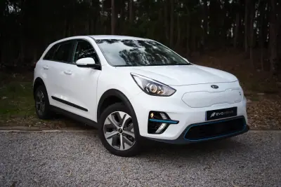 Kia e-Niro 2020 - 20990 EUR, 28500 km - foto 1 de 25