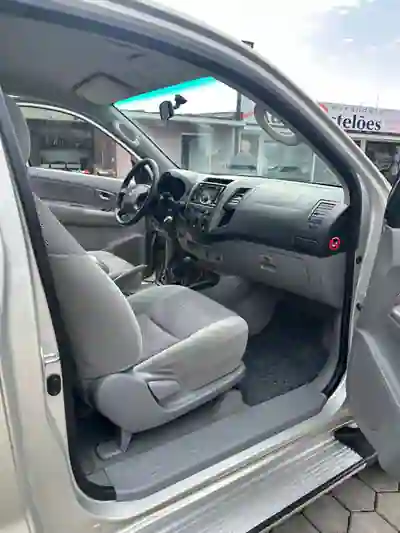 Toyota Hilux 2010 - 24000 EUR, 190115 km - AUTO.MOTO.pt - 190115km - foto 4 de 10