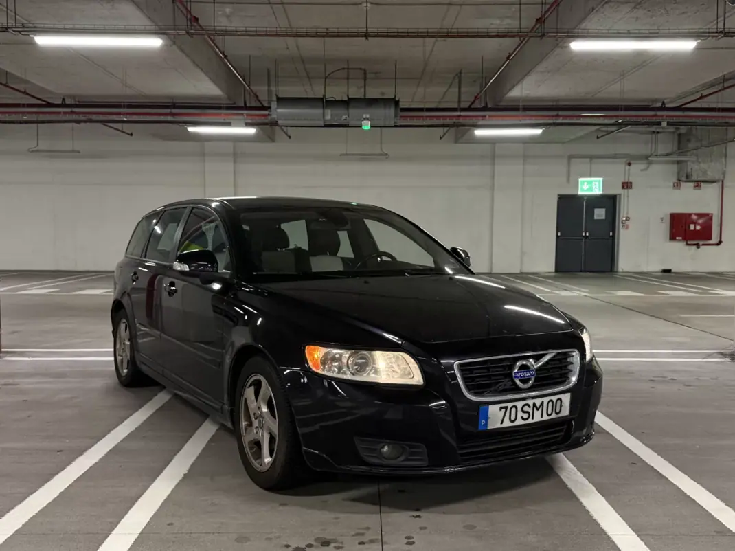 Volvo V50 2011 - 6000 EUR, 247500 km - AUTO.MOTO.pt - 247500km - foto 1 de 9