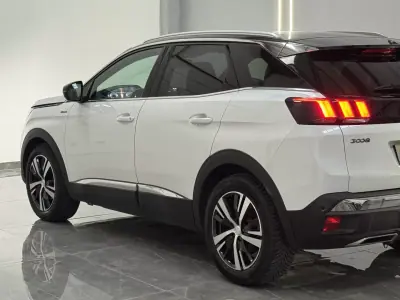 Peugeot 3008 2019 - 18990 EUR, 67000 km - AUTO.MOTO.pt - 67000km - foto 6 de 22