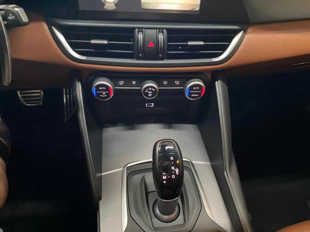 Alfa Romeo Giulia 2016 - 18950 EUR, 250529 km - 250529km - foto 14 de 20