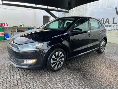 Volkswagen Polo 2015 - 8500 EUR, 150350 km - AUTO.MOTO.pt - 150350km - foto 2 de 11