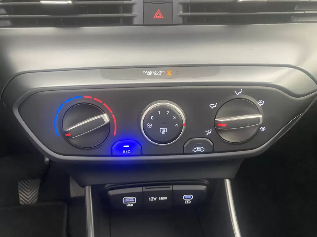 Hyundai i20 2023 - 16750 EUR, 33133 km - 33133km - foto 24 de 37