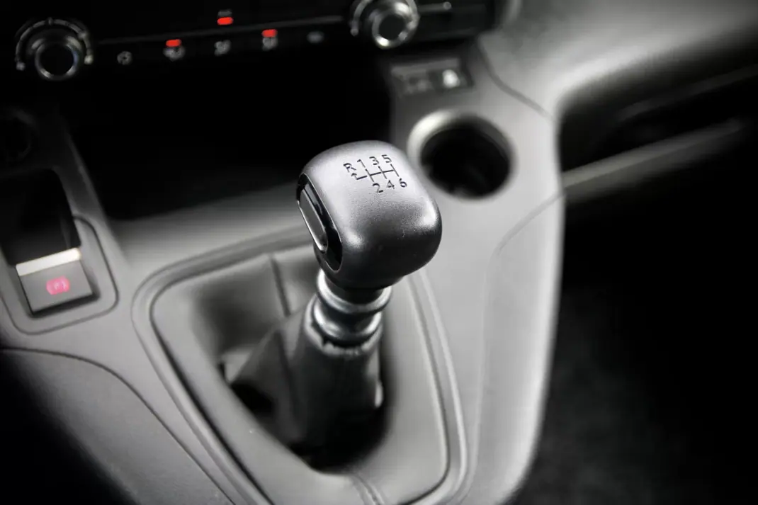 Toyota Proace City 1.5D L1 Comfort IVA DEDUTÍVEL 2022 - 14400 EUR, 159000 km - AUTO.MOTO.pt - 159000km - foto 22 de 26