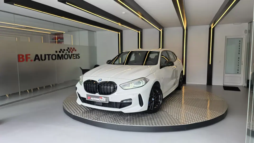 BMW 116 2020 - 18900 EUR, 210640 km - AUTO.MOTO.pt - 210640km - foto 11 de 56
