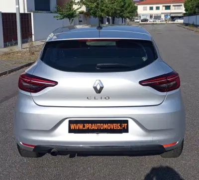 Renault Clio 2020 - 12990 EUR, 40700 km - 40700km - foto 8 de 17