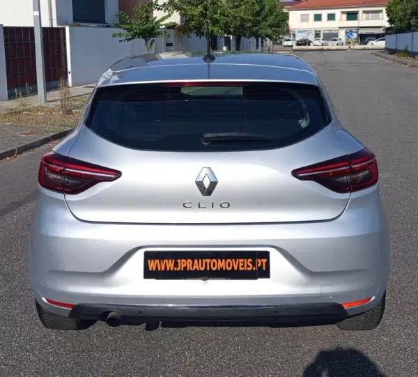 Renault Clio 2020 - 12990 EUR, 40700 km - 40700km - foto 8 de 17