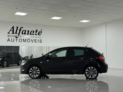 SEAT Ibiza 2017 - 10890 EUR, 99000 km - AUTO.MOTO.pt - 99000km - foto 11 de 29