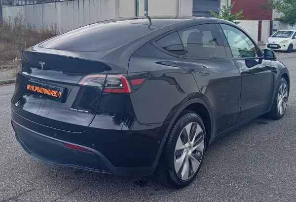 Tesla Model Y 2022 - 33990 EUR, 101500 km - 101500km - foto 7 de 18