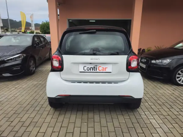 Smart ForTwo Coupé 2017 - 9990 EUR, 88000 km - AUTO.MOTO.pt - 88000km - foto 5 de 10