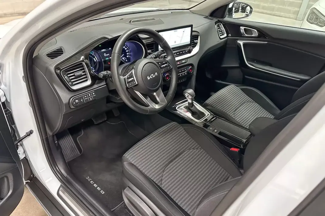 Kia XCeed 2022 - 22450 EUR, 15890 km - AUTO.MOTO.pt - 15890km - foto 9 de 51