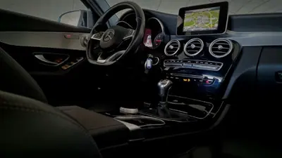 Mercedes-Benz C 220 2018 - 26800 EUR, 147000 km - AUTO.MOTO.pt - 147000km - foto 18 de 29