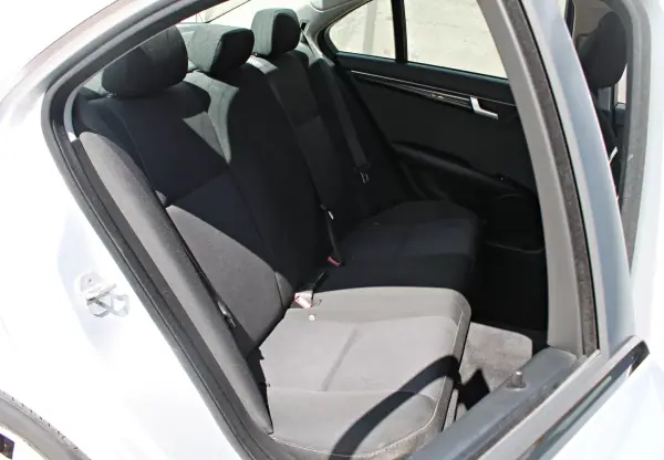 Mercedes-Benz C 220 2013 - 15900 EUR, 122723 km - AUTO.MOTO.pt - 122723km - foto 16 de 27