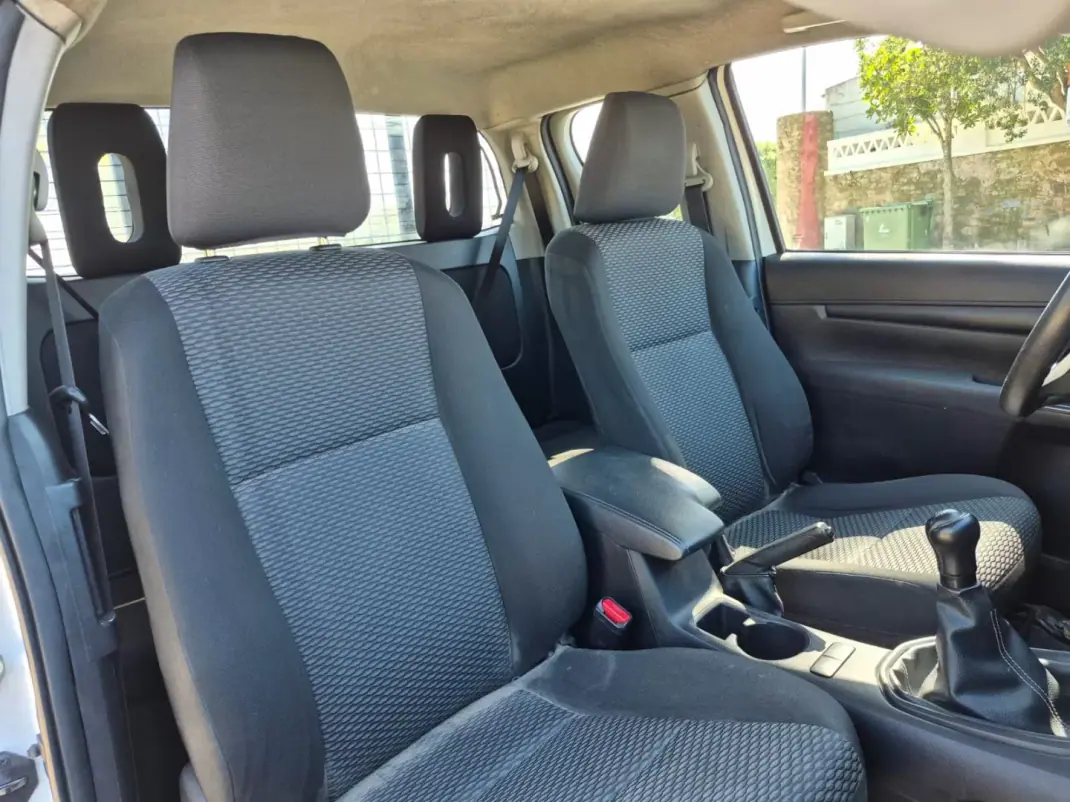 Toyota HILUX 2.4 D-4D 4WD CE CH 3L 2020 - 21750 EUR, 215046 km - AUTO.MOTO.pt - 215046km - foto 15 de 20