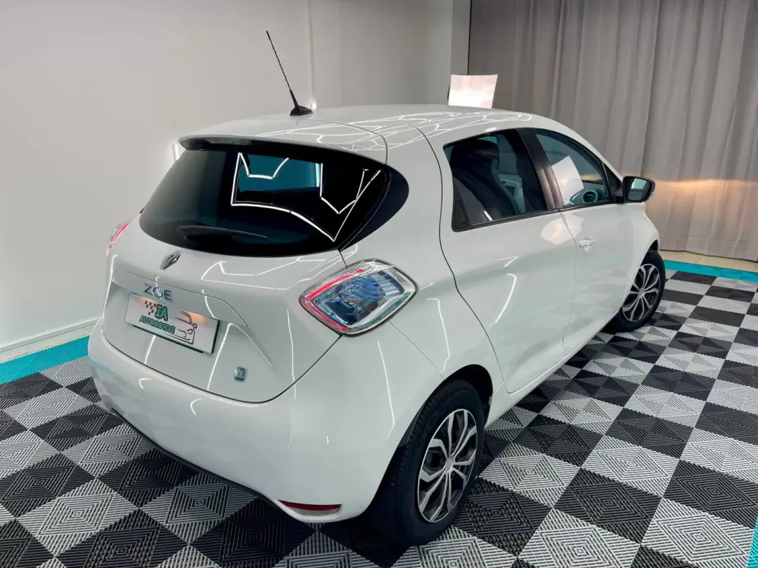 Renault Zoe 2015 - 8250 EUR, 19000 km - AUTO.MOTO.pt - 19000km - foto 7 de 12