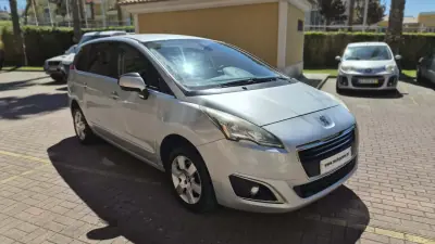 Peugeot 5008 2016 - 8980 EUR, 192000 km - AUTO.MOTO.pt - 192000km - foto 10 de 15