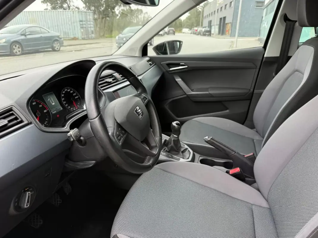 SEAT Arona 2017 - 13750 EUR, 116324 km - AUTO.MOTO.pt - 116324km - foto 9 de 17
