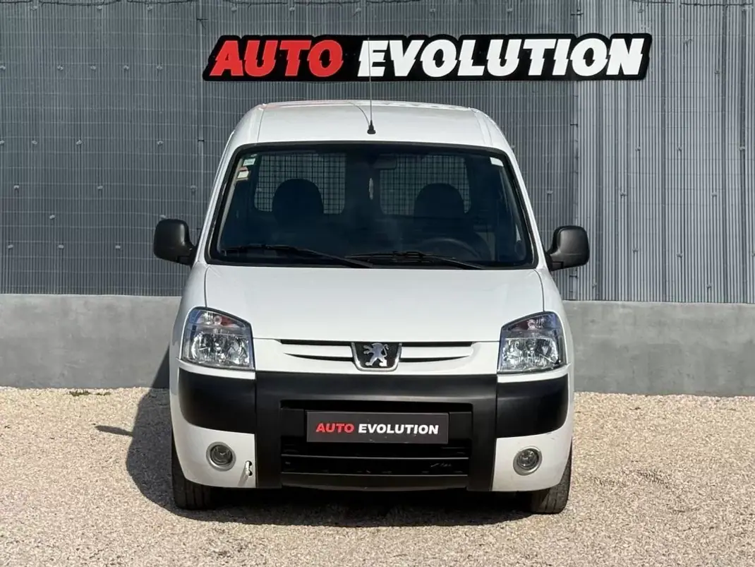 Peugeot 2006 - 5450 EUR, 149000 km - AUTO.MOTO.pt - 149000km - foto 2 de 12