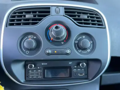 Renault KANGOO MAXI 1.5 DCI BUSINESS S/S 2018 - 14500 EUR, 101052 km - AUTO.MOTO.pt - 101052km - foto 13 de 14