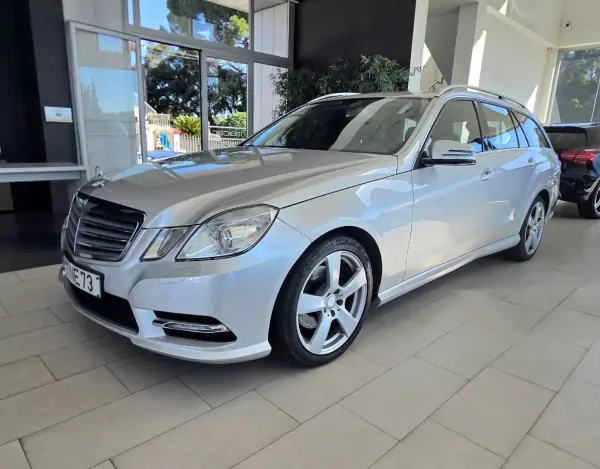 Mercedes-Benz E 200 BlueTEC Avantgarde Auto 2012 Diesel