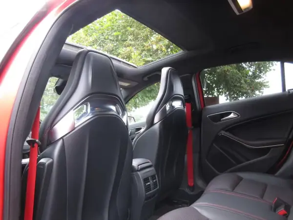 Mercedes-Benz A 45 AMG 2017 - 38990 EUR, 110000 km - AUTO.MOTO.pt - 110000km - foto 47 de 56