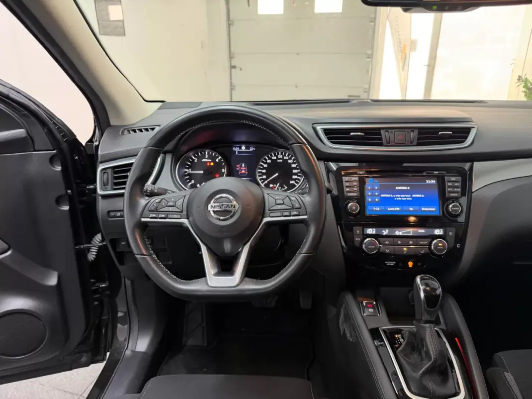 Nissan Qashqai 2018 - 17990 EUR, 145000 km - 145000km - foto 9 de 20