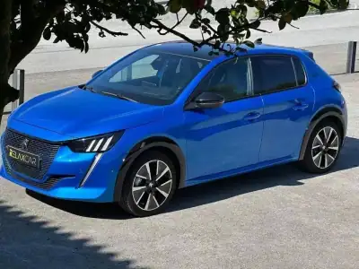 Peugeot e-208 2020 - 17500 EUR, 77000 km - AUTO.MOTO.pt - 77000km - foto 7 de 23
