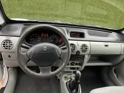 Renault Kangoo 1.5dCi 85cv 2006 - 4200 EUR, 225000 km - AUTO.MOTO.pt - 225000km - foto 9 de 15