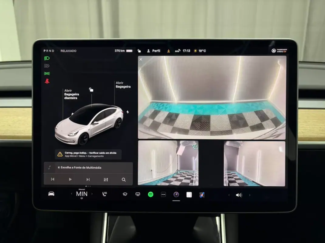 Tesla Model 3 2020 - 19500 EUR, 175000 km - AUTO.MOTO.pt - 175000km - foto 10 de 19