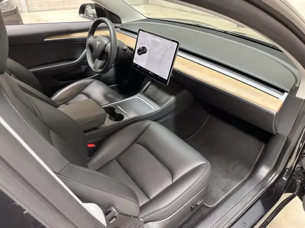 Tesla Model 3 2022 - 27950 EUR, 58153 km - AUTO.MOTO.pt - 58153km - foto 10 de 50