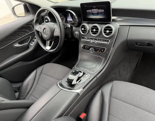 Mercedes-Benz C 220 2017 - 27900 EUR, 81867 km - AUTO.MOTO.pt - 81867km - foto 13 de 29