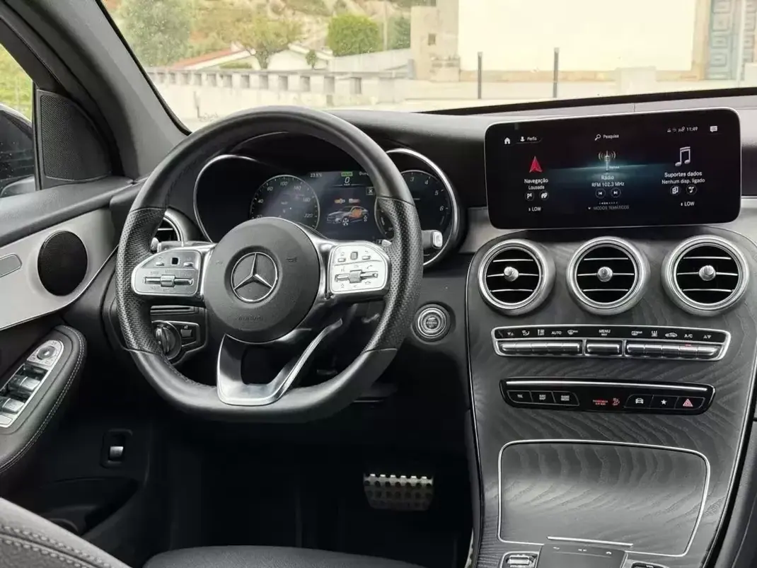 Mercedes-Benz GLC 300 2021 - 49499 EUR, 89500 km - AUTO.MOTO.pt - 89500km - foto 18 de 26