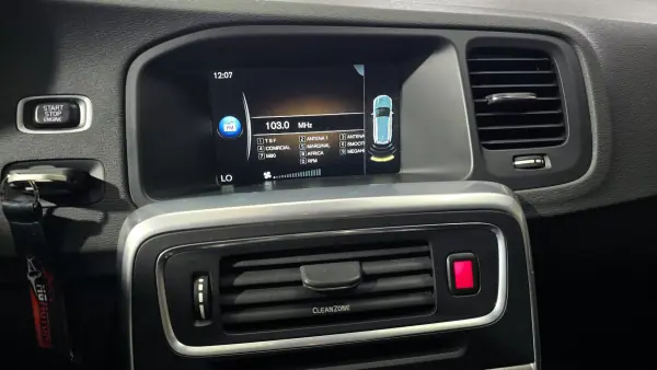 Volvo V60 Cross Country 2016 - 18180 EUR, 138731 km - AUTO.MOTO.pt - 138731km - foto 37 de 54