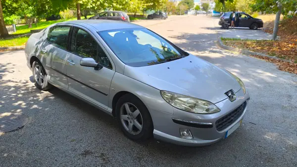 Peugeot 407 2005 - 4100 EUR, 355000 km - AUTO.MOTO.pt - 355000km - foto 3 de 7