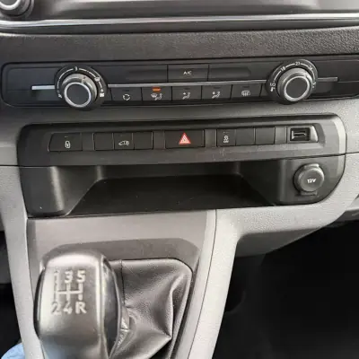 Peugeot Expert 2016 - 12990 EUR, 180000 km - AUTO.MOTO.pt - 180000km - foto 21 de 27