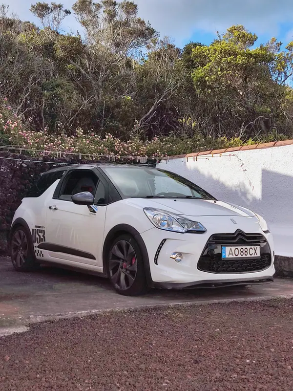 Citroën DS3 2011 - 12000 EUR, 73000 km - AUTO.MOTO.pt - 73000km - foto 2 de 10