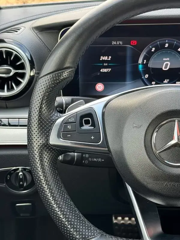 Mercedes-Benz E 220 2017 - 39950 EUR, 43877 km - AUTO.MOTO.pt - 43877km - foto 30 de 41