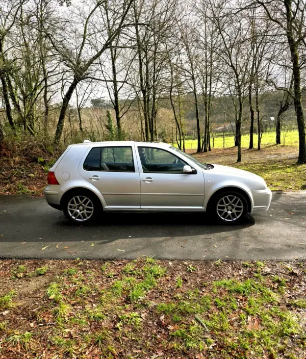 Volkswagen Golf 2001 - 4990 EUR, 358400 km - AUTO.MOTO.pt - 358400km - foto 7 de 23