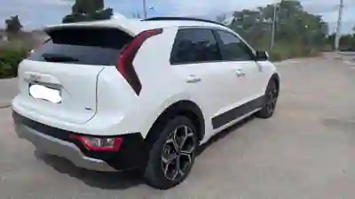 Kia Niro 2024 - 27590 EUR, 20000 km - AUTO.MOTO.pt - 20000km - foto 7 de 12